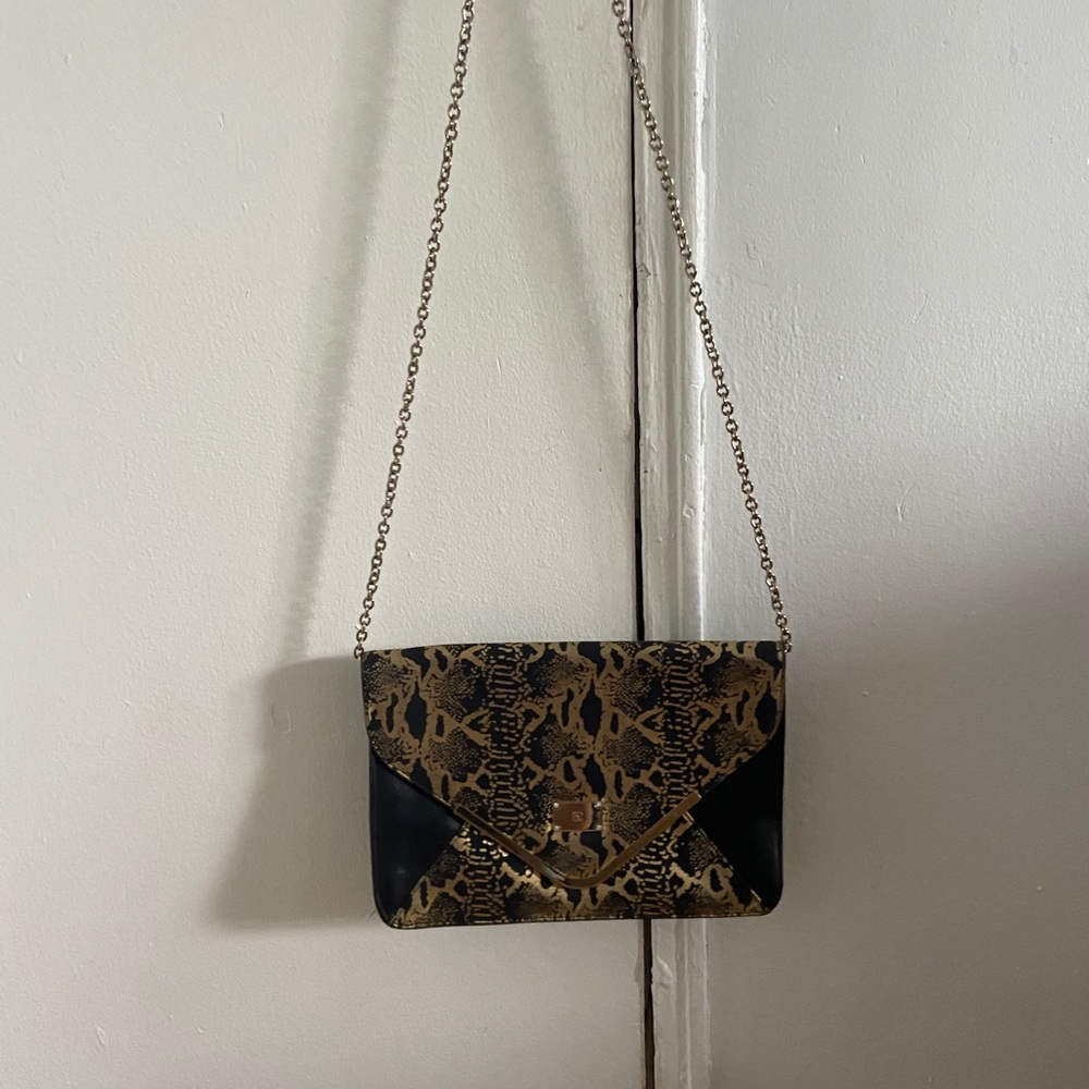 envelope style clutch